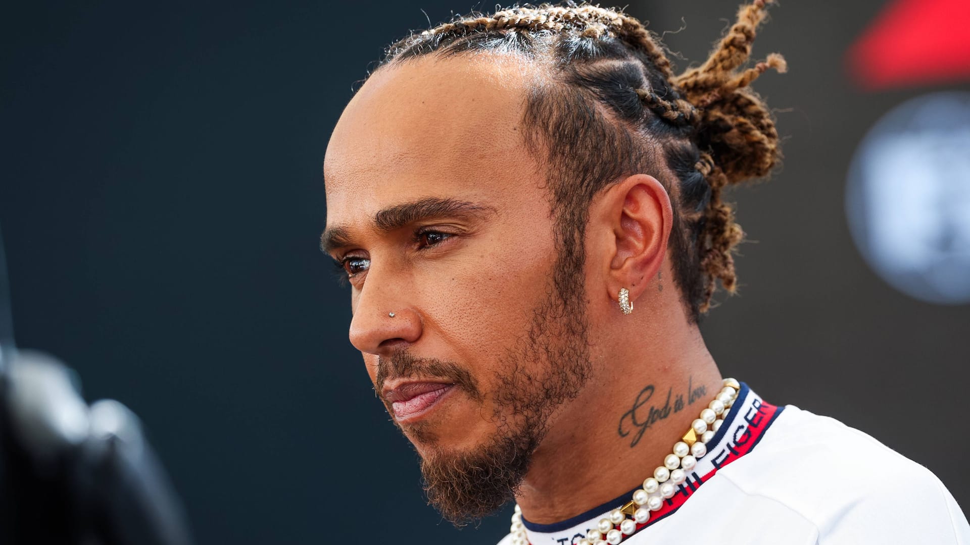 2025 in Rot: Lewis Hamilton verlässt Mercedes für Ferrari.