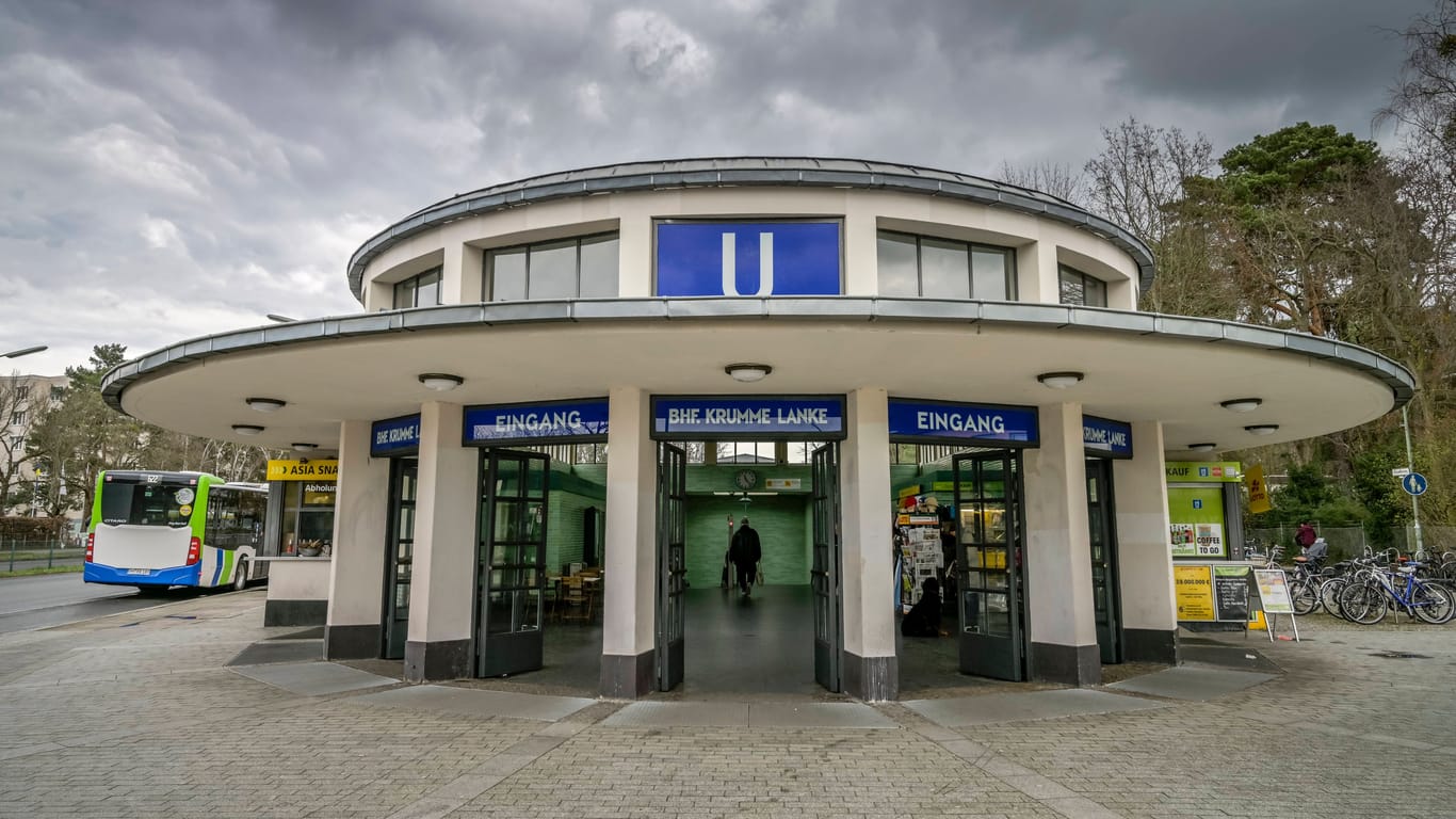 U-Bahnhof Krumme Lanke, Berlin, Deutschland
