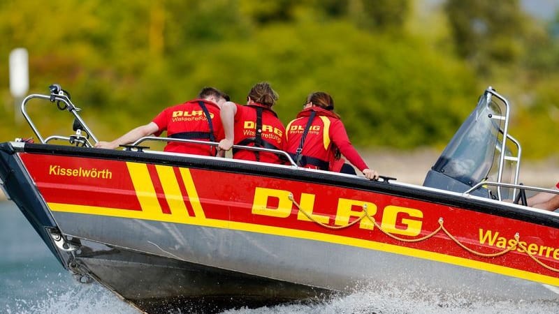 DLRG-Lebensretter (Archivbild): Deutlich mehr Todesfälle durch Ertrinken, 2023.