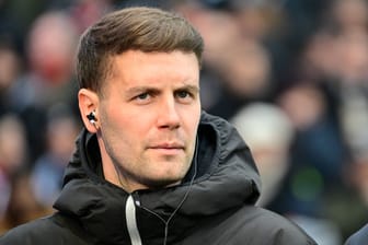 Fabian Hürzeler: Der Trainer des FC St. Pauli klagt über schlechte Trainingsbedingungen.