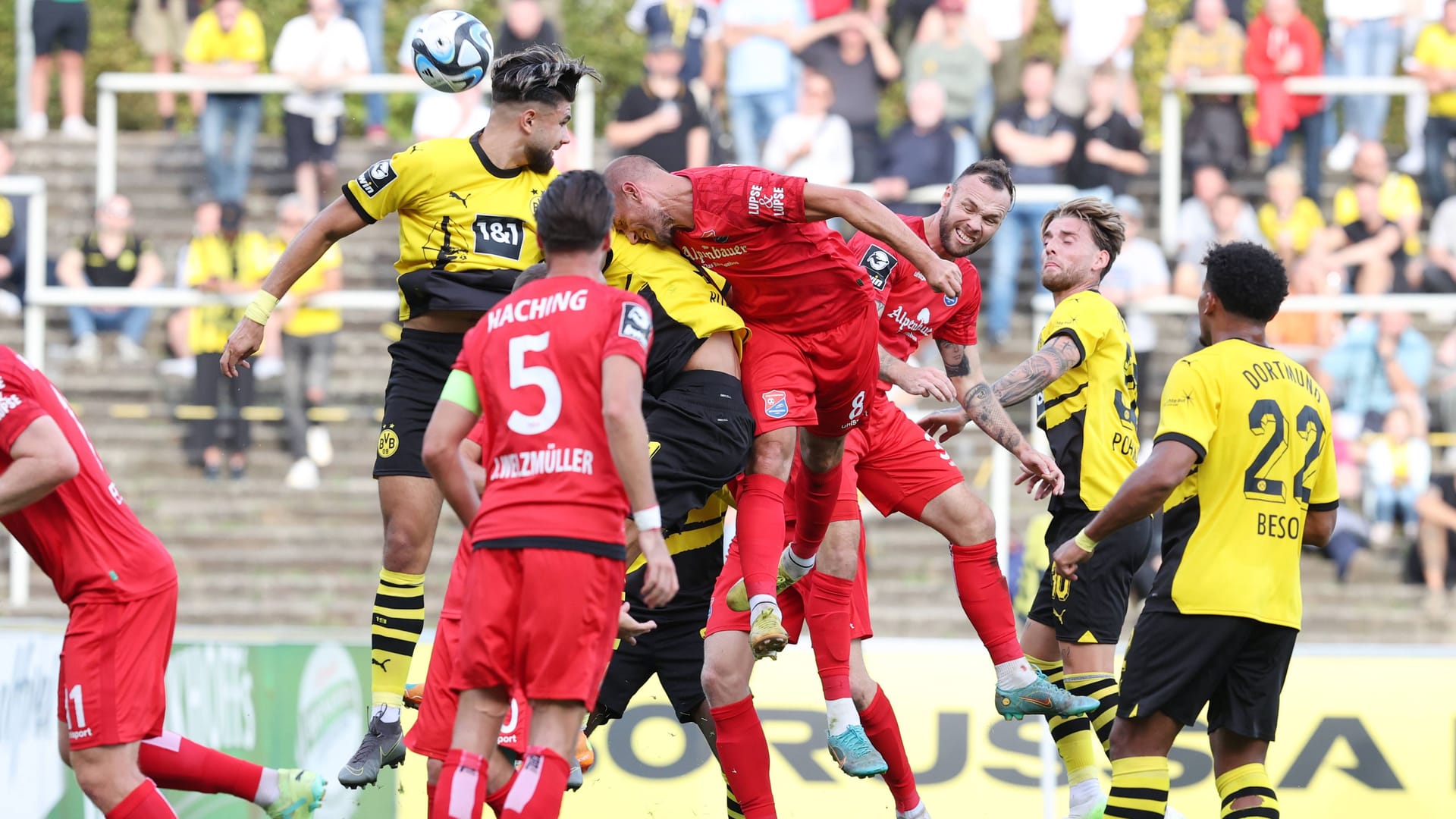 Die SpVgg Unterhaching empfängt am 24. Februar die Reserve von Borussia Dortmund. Das Hinspiel Anfang Oktober endete 2:2-Unentschieden (Archivbild).