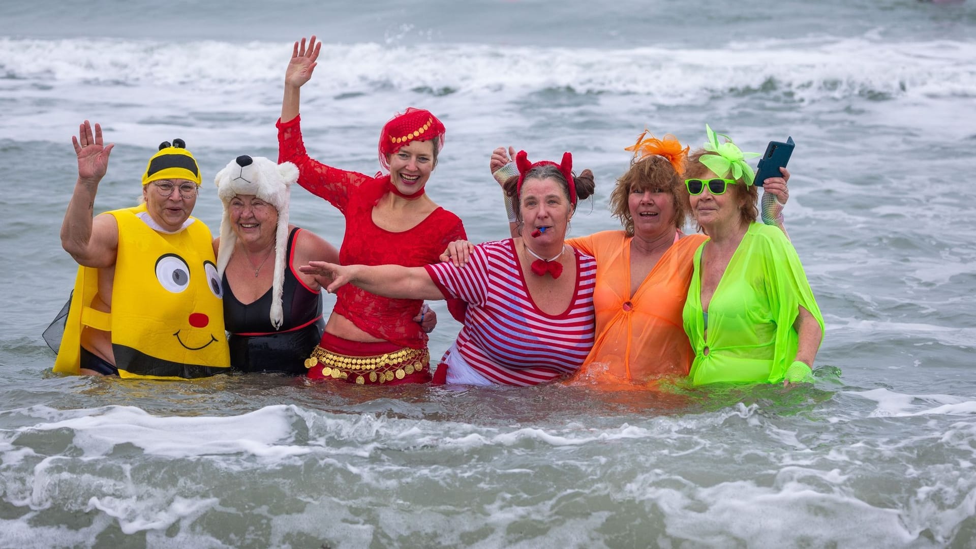 Faschingsschwimmen in der Ostsee