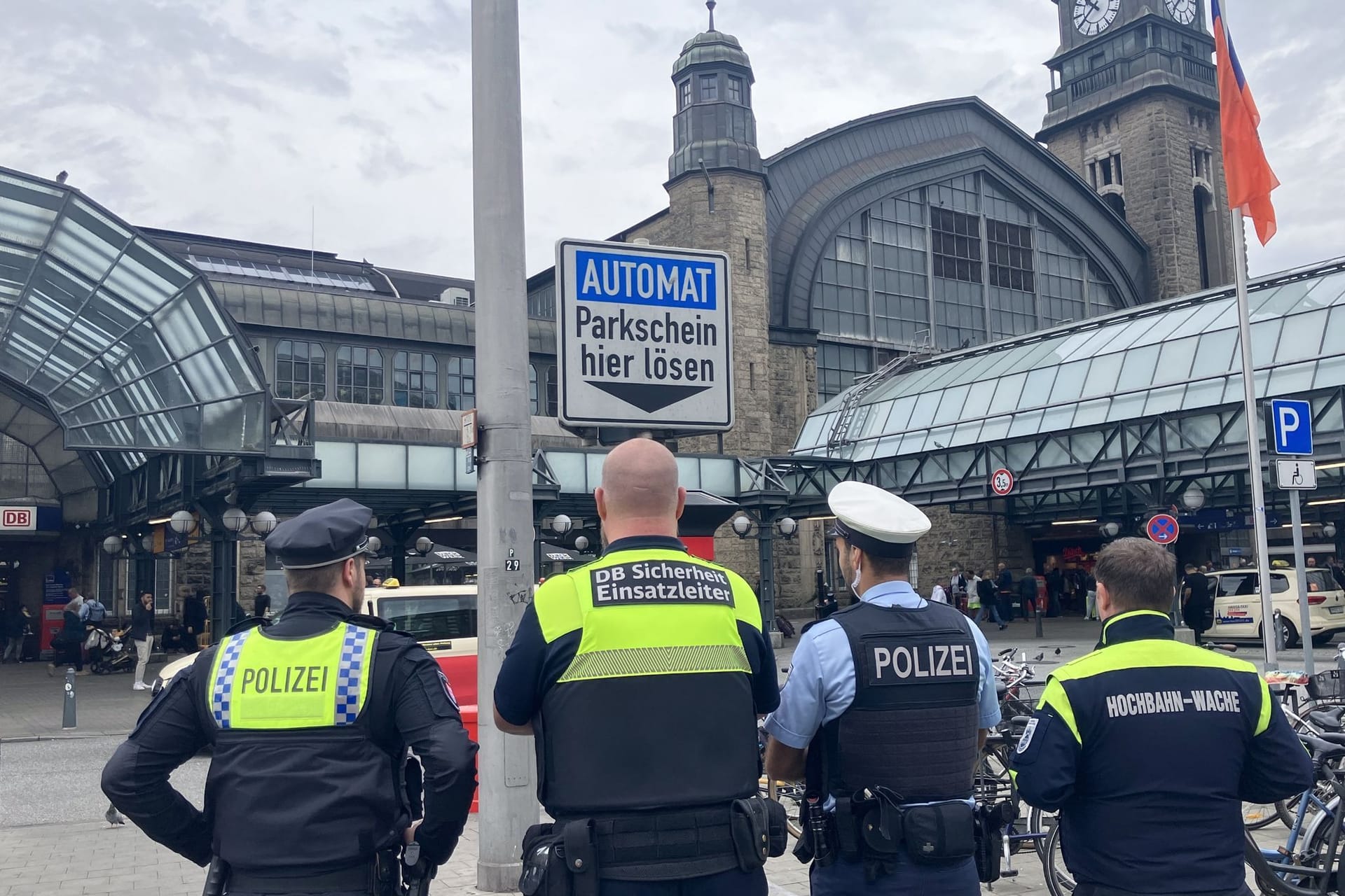 Polizei am Hamburger Hauptbahnhof