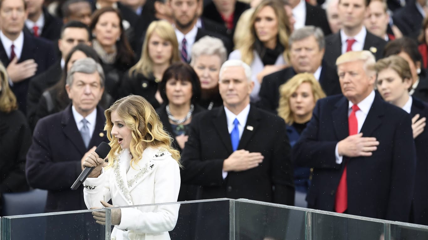 Fast nur Absagen bei Trumps Amtseinführung: Am Ende sag Jackie Evancho (16) die Nationalhymne (Archivbild).