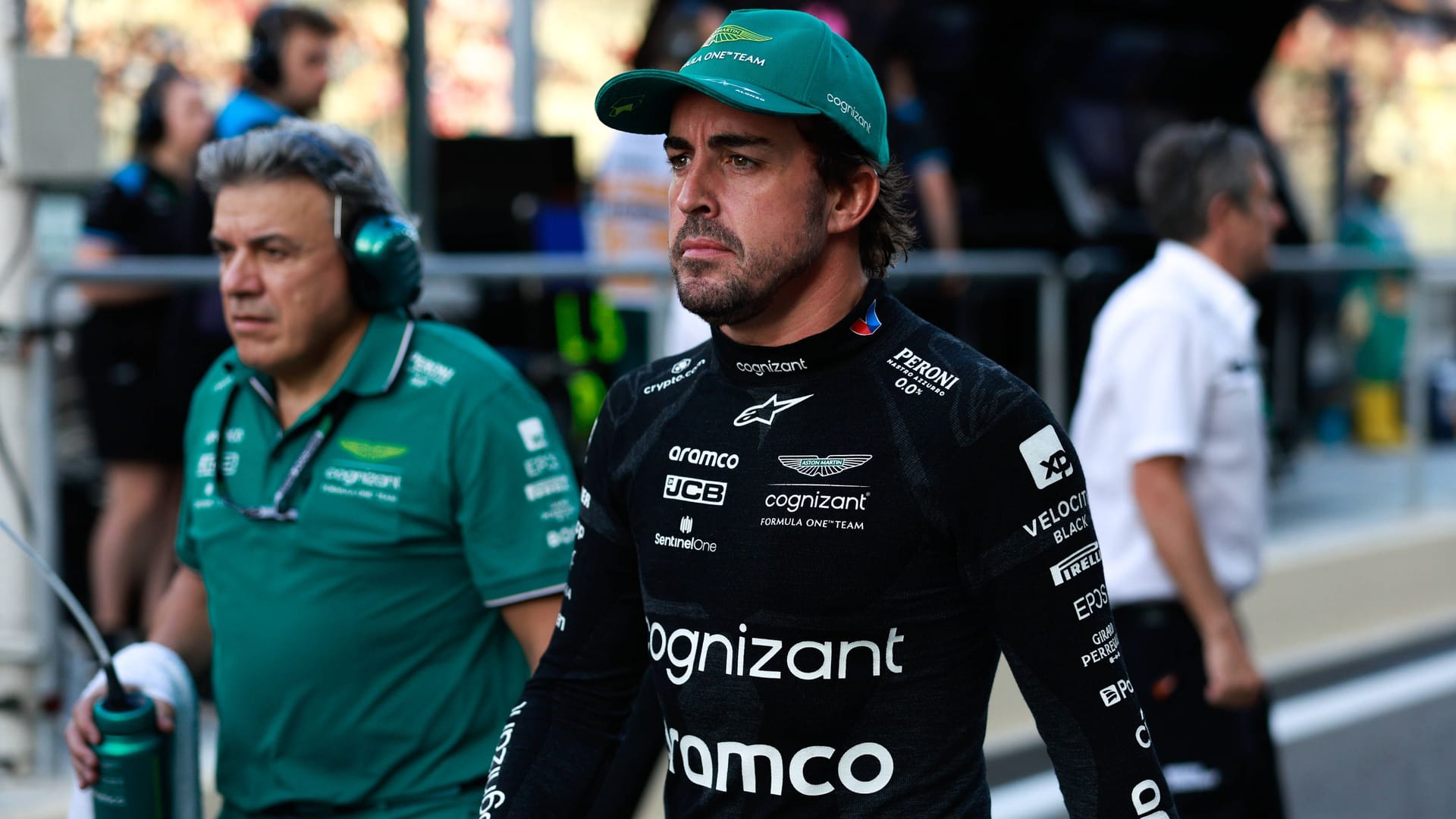 Noch immer vorne mit dabei: Fernando Alonso fährt auch 2024 für Aston Martin.