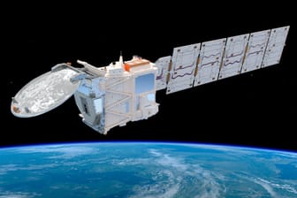 Künstlerische Darstellung von EarthCare: Im Mai soll der Satellit ins All gebracht werden.