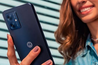 Smartphone-Schnäppchen: Das Motorola Moto G54 ist beim Discounter Aldi aktuell besonders günstig.
