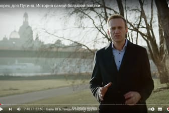 Ein Ausschnitt aus dem fast zweistündigen Video: Mitarbeiter von Alexej Nawalny veröffentlichten das Video zwei Tage nach seiner Verhaftung.