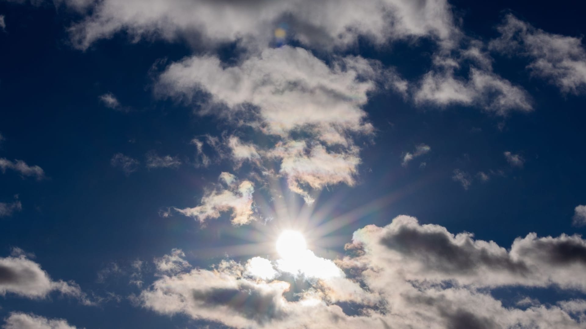 Mix aus Sonne und Wolken zum Ende der Woche.