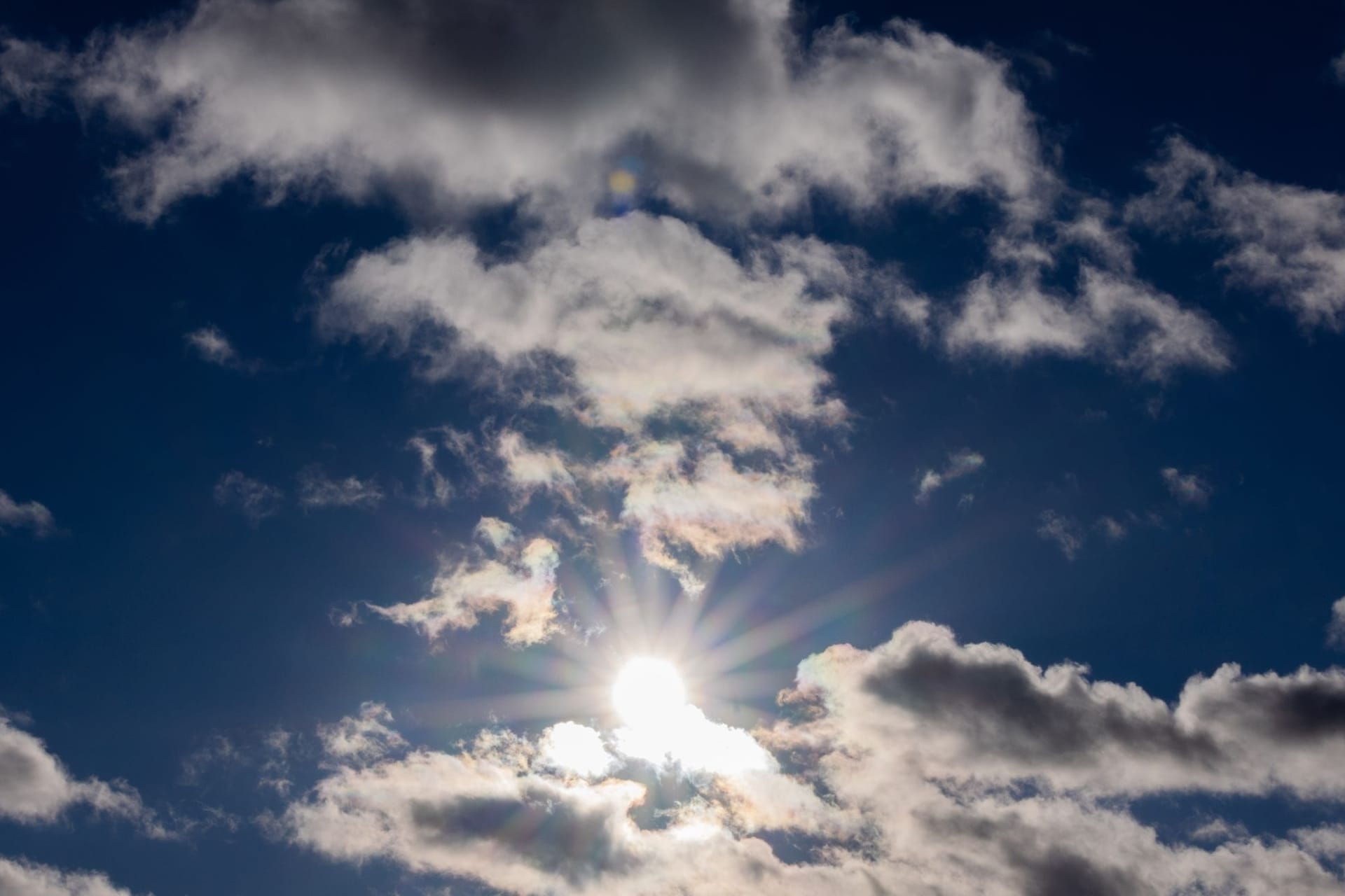 Mix aus Sonne und Wolken zum Ende der Woche.