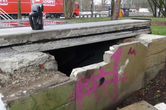 Ein ehemaliger Bunker nahe der B1 in Dortmund: Unbekannte haben sich hier offenbar Zutritt verschafft.