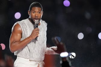 Usher: Der Sänger musste seinen Tournee-Auftakt verschieben.