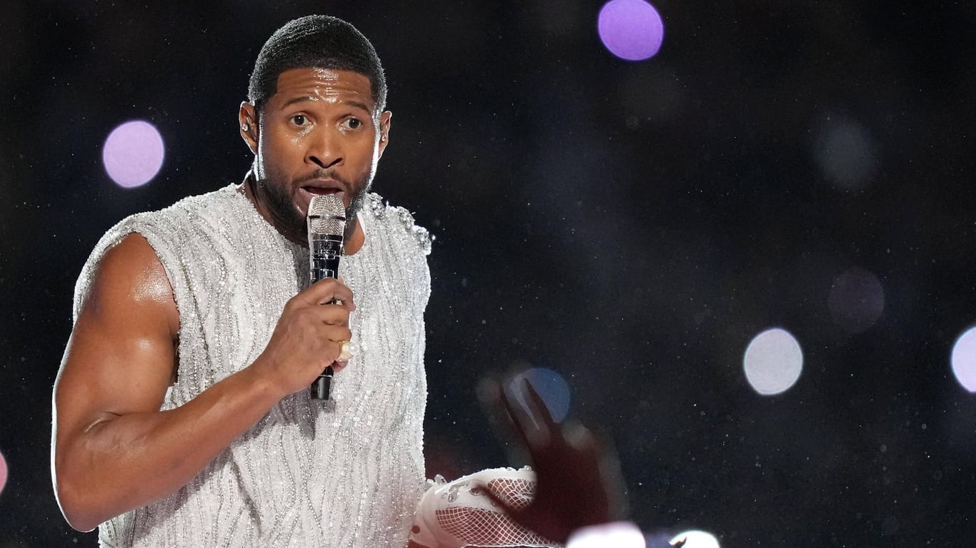 Usher: Der Sänger musste seinen Tournee-Auftakt verschieben.