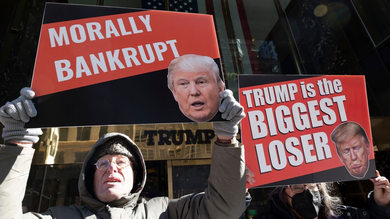 Anti-Trump-Demonstranten: Trump sei moralisch bankrott und ein Diktator, lautet ihre Kritik.