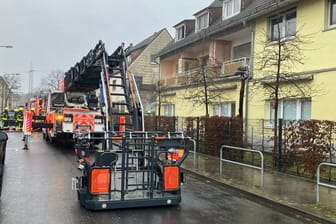 Feuerwehreinsatz in Frankfurt: In einem Wohnhaus war ein Brand ausgebrochen.