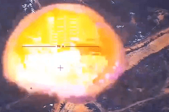Eine massive Explosion in einem russischen Munitionsdepot.