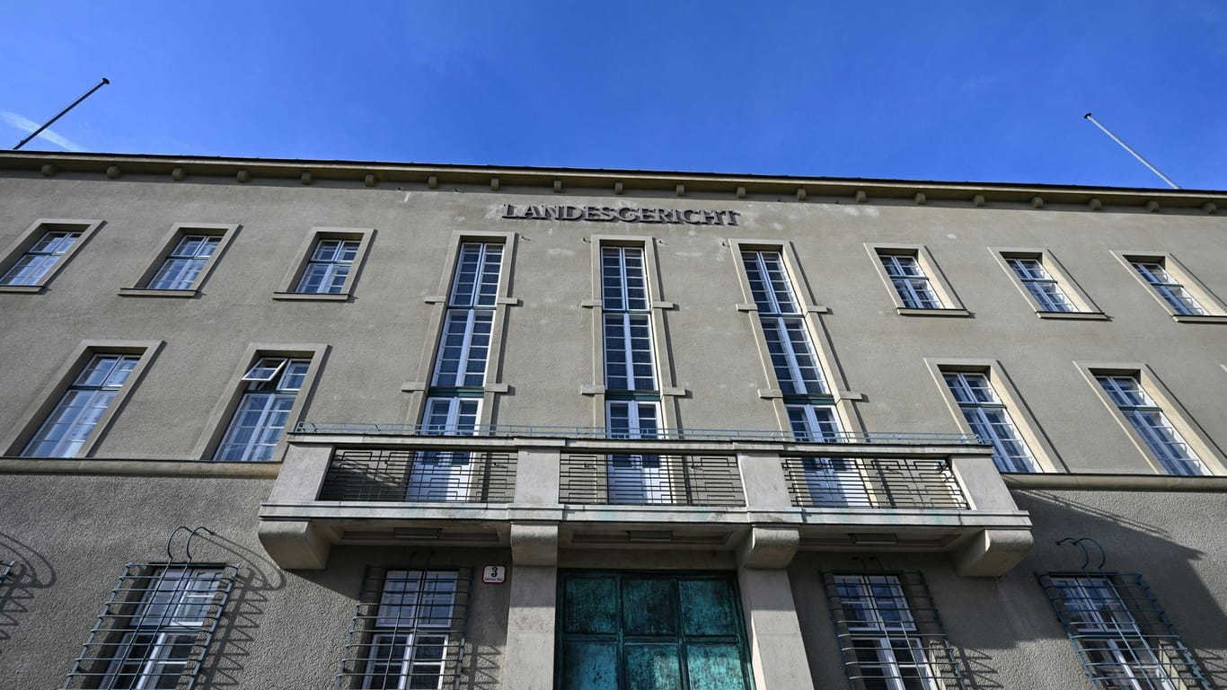 Außenaufnahme des Landesgerichts in Krems.