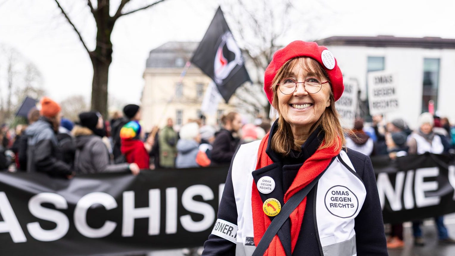 Uta Saenger, Mitglied bei der Bürgerinitiative "Omas gegen Rechts" Hannover: Sie spüre es sofort, wenn sich wieder "braune Gedanken" aufkämen.