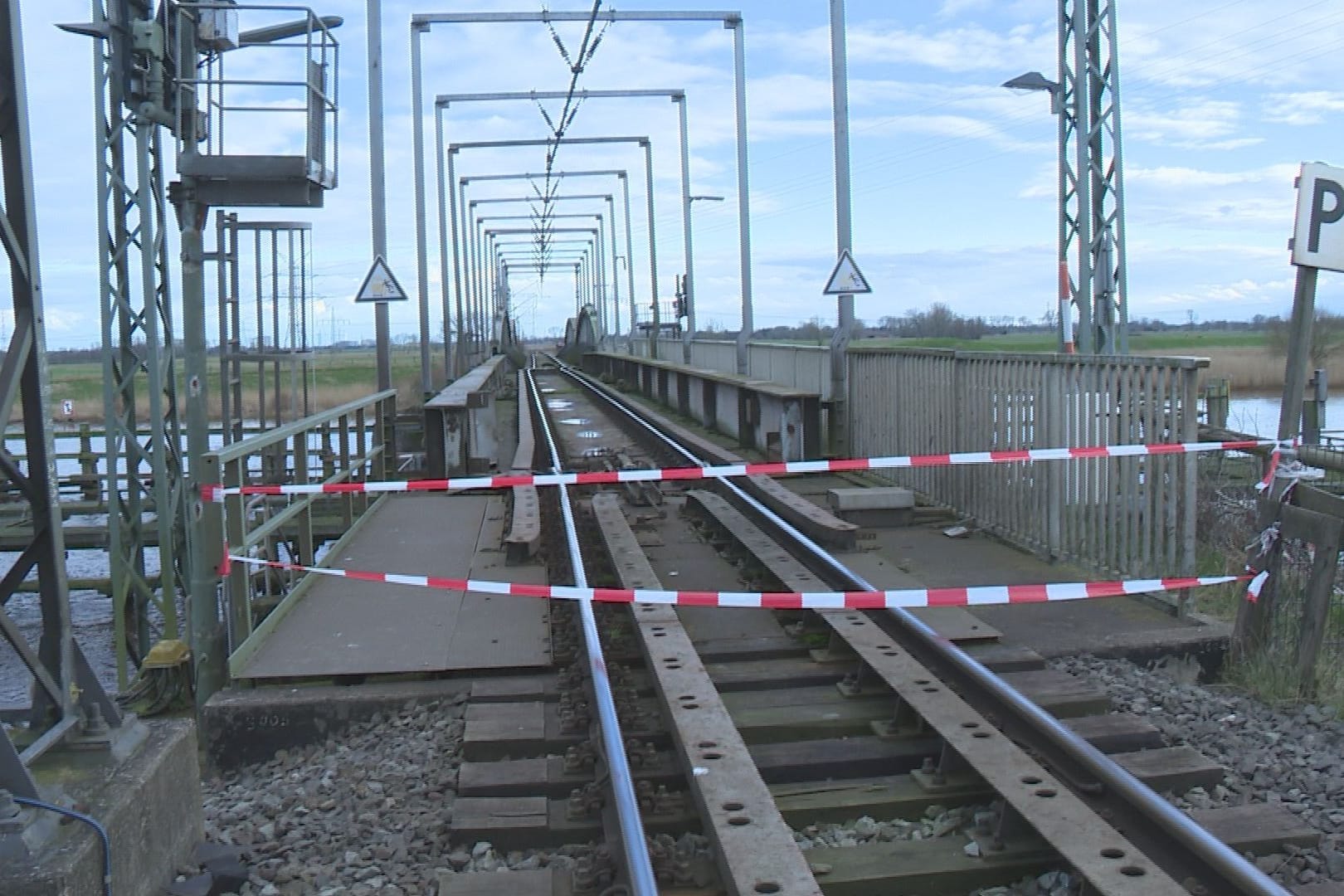 Die Huntebrücke bleibt bis auf Weiteres gesperrt.