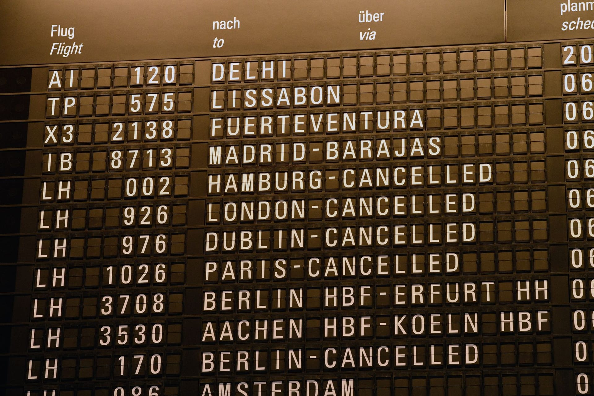 Warnstreik des Lufthansa-Bodenpersonals Warnstreik des Lufthansa-Bodenpersonals