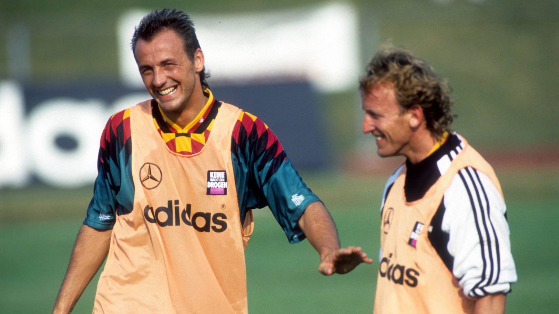 Jürgen Kohler (l.) und Andreas Brehme (†63): 1990 wurden sie mit der deutschen Nationalelf Weltmeister.