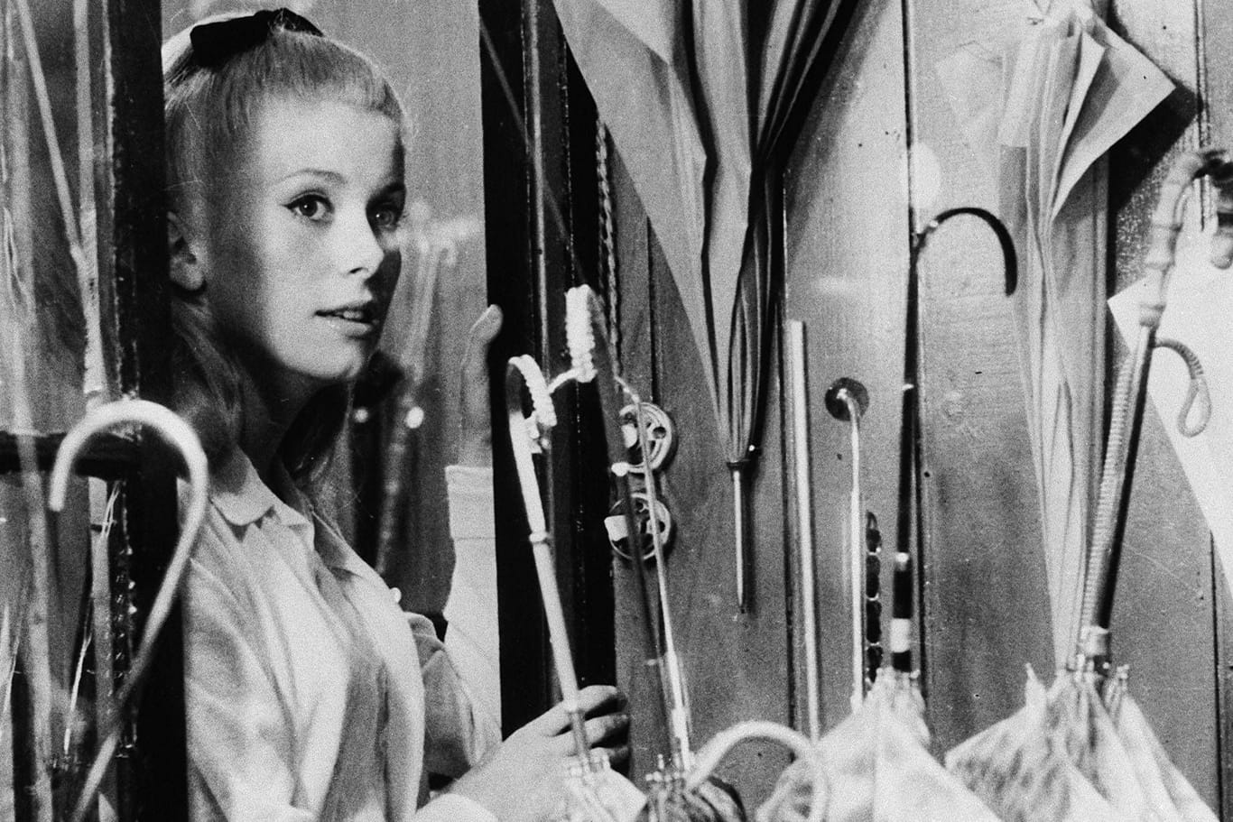 Catherine Deneuve: In der Romanze verkörperte die Schauspielerin die Rolle der Geneviève.