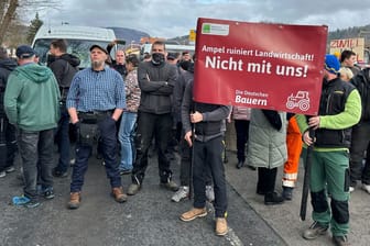 Protest bei Länder-Tour von Bundeswirtschaftsminister Habeck