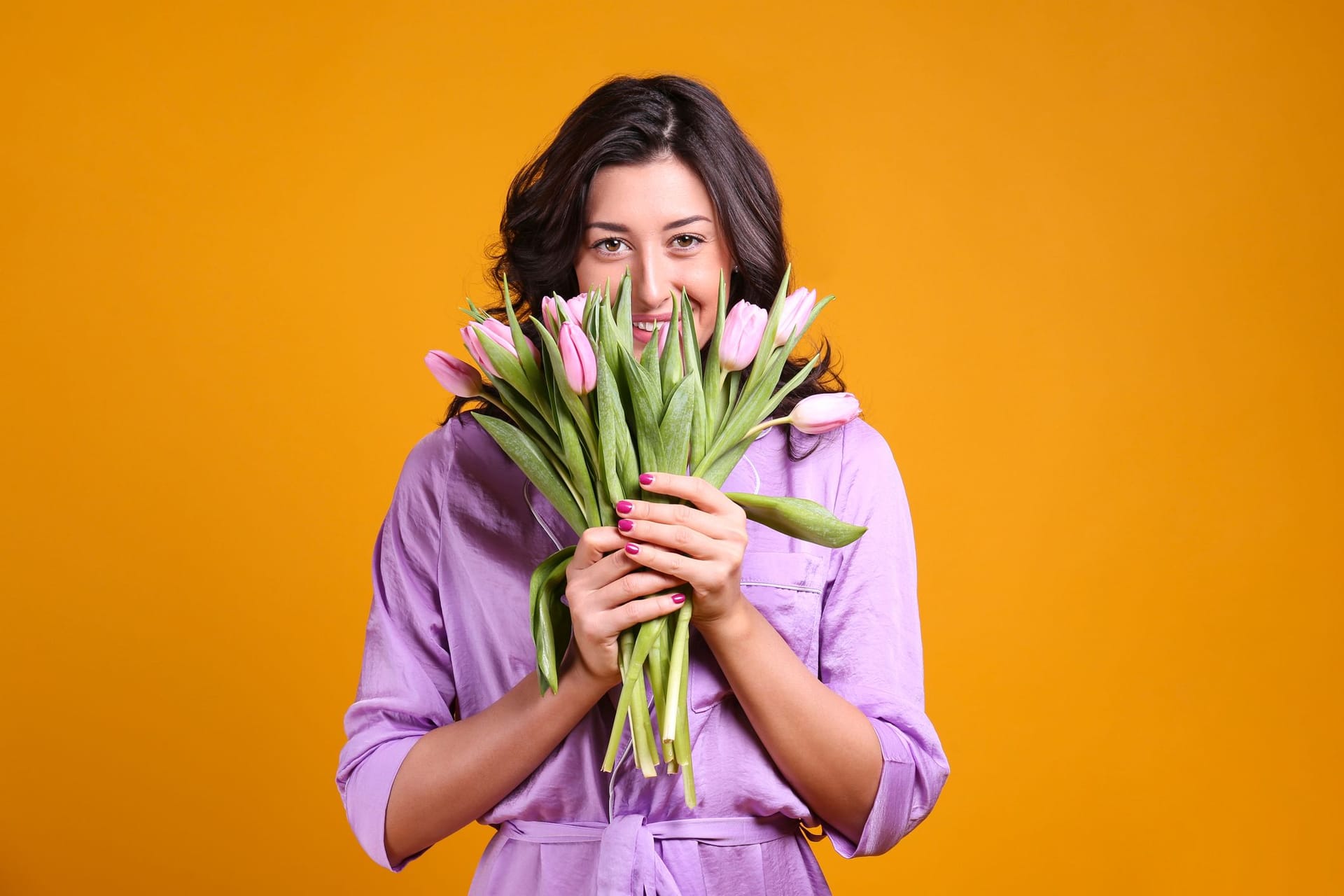 Outfitideen für den Frühling: Bringen Sie wieder Farbe und frischen Wind in den Kleiderschrank.