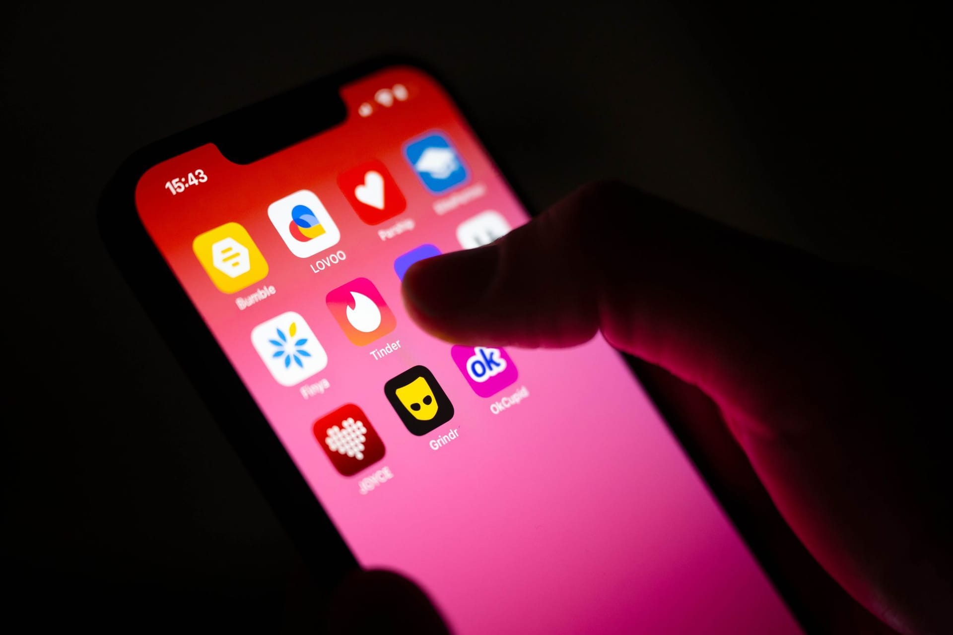 Blick auf Apps auf einem Smartphone-Display Blick auf Apps auf einem Smartphone-Display
