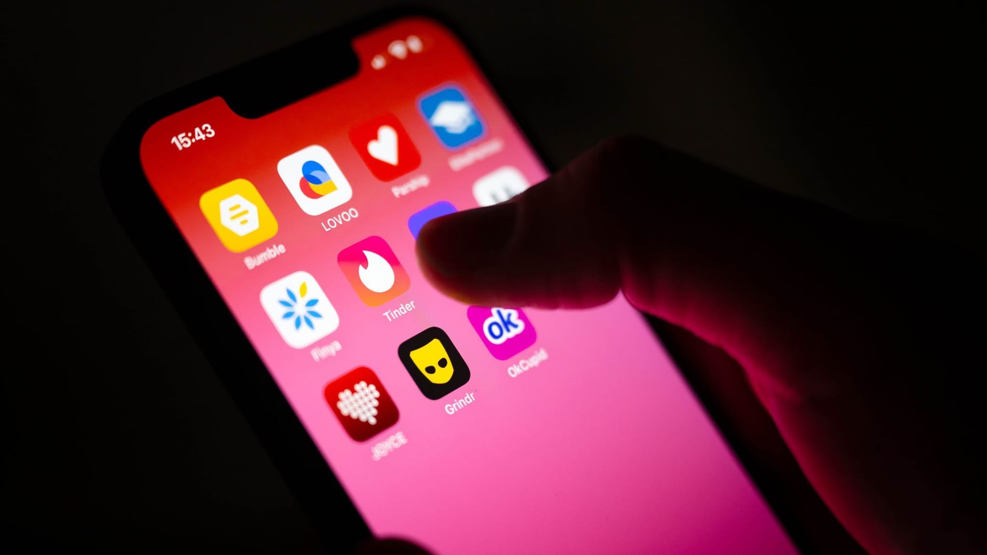 Blick auf Apps auf einem Smartphone-Display Blick auf Apps auf einem Smartphone-Display