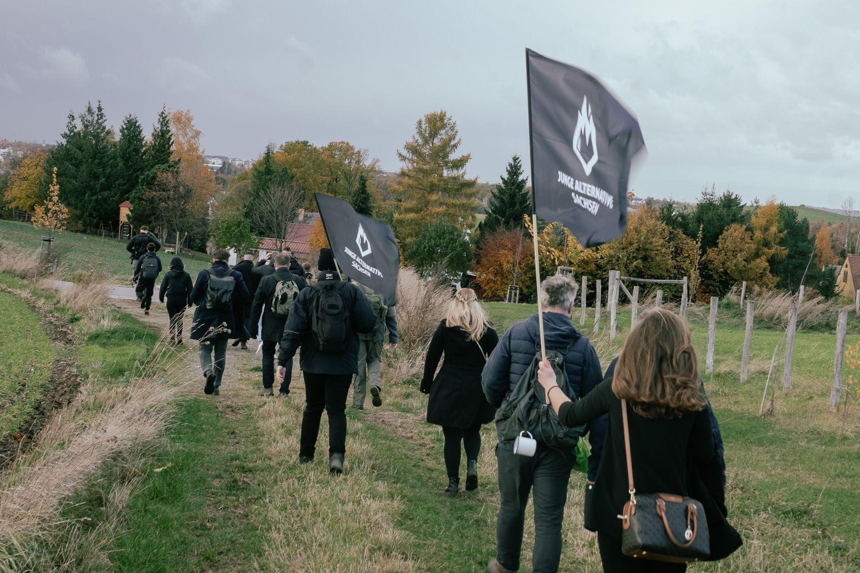 Die "Heldenwanderung" der AfD-Jugend durch Bautzen: Bilder wie dieses verbreitete die Junge Alternative selbst im Internet.