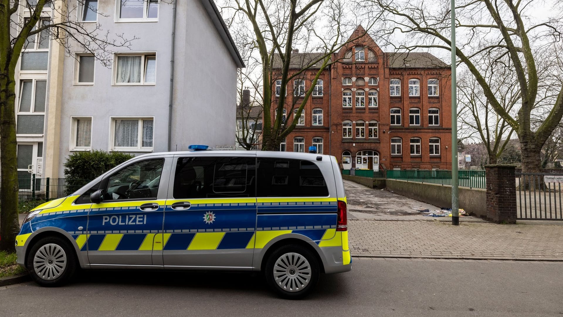 Zwei Kinder in Duisburg verletzt - Verdächtiger festgenommen Zwei Kinder in Duisburg verletzt - Verdächtiger festgenommen