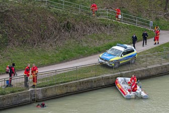 Rettungskräfte am Mittellandkanal (Symbolbild): Feuerwehren aus mehreren Ortschaften waren im Einsatz.
