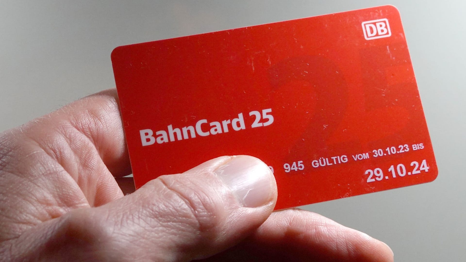 Verbraucherschützer verklagen Bahn wegen Bahncard-Regeln