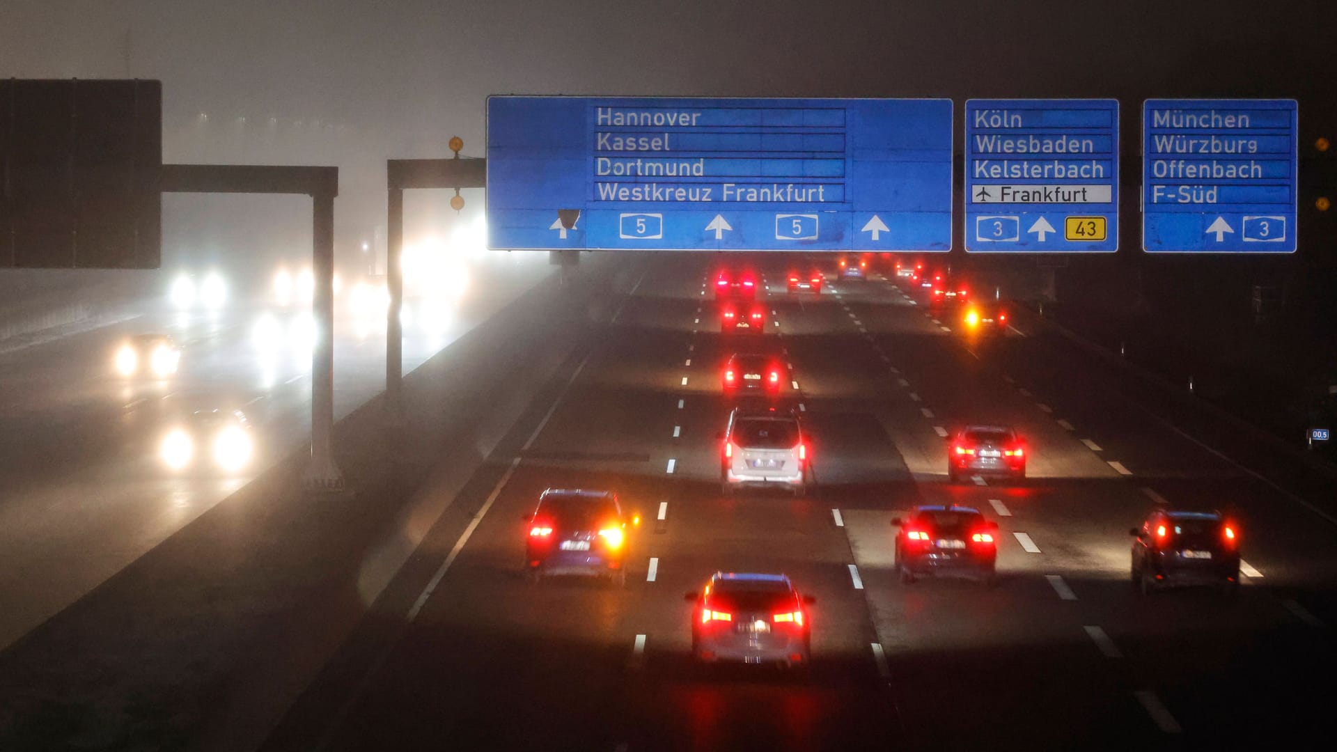 Die A5 bei Frankfurt (Symbolbild). Der Unfall ereignete sich in Fahrtrichtung Darmstadt.