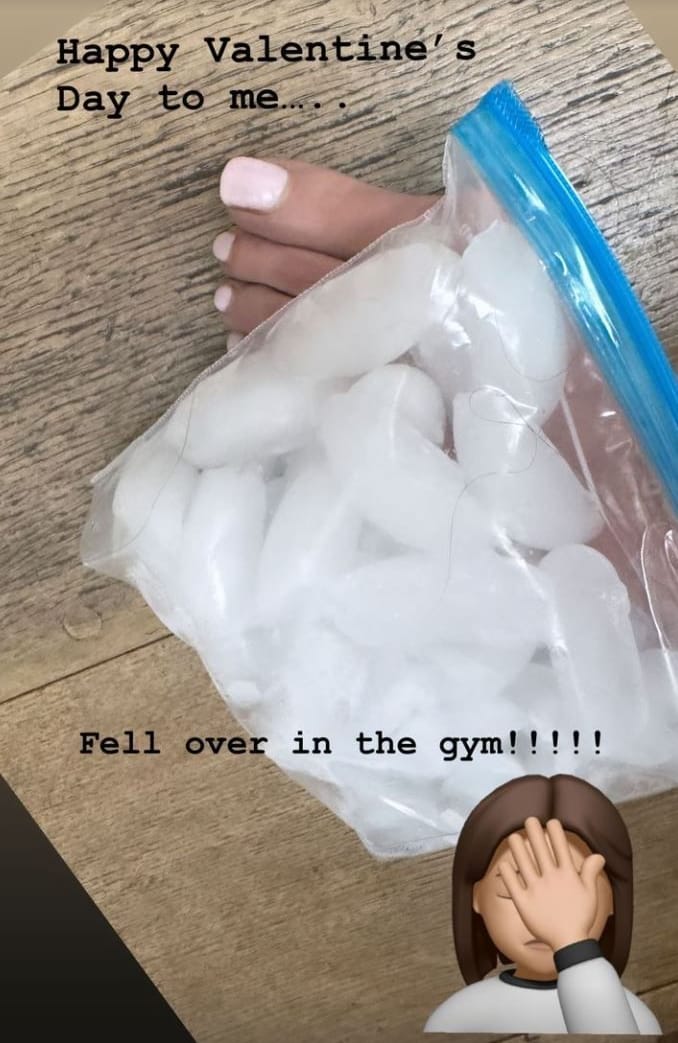 Victoria Beckham teilt ein Foto ihrer Verletzung.