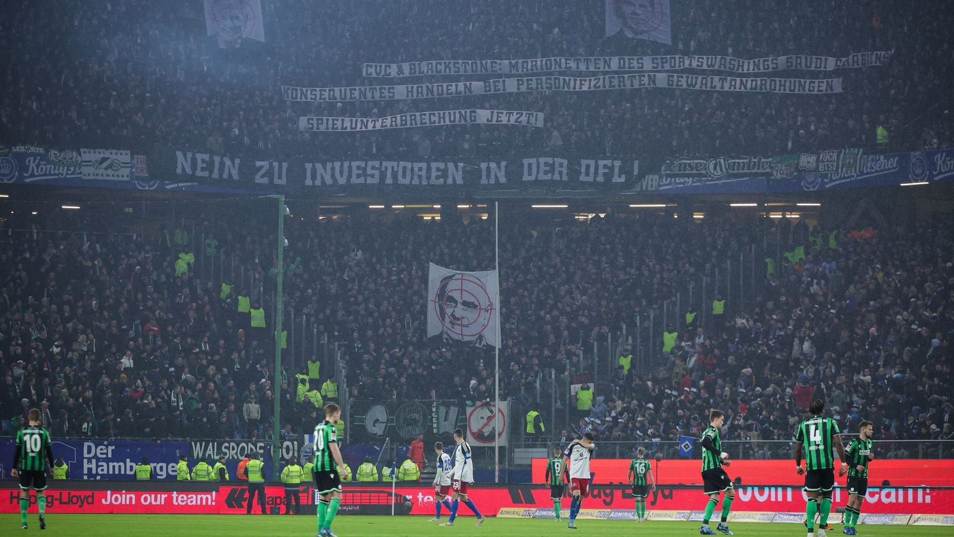 Hamburg gegen Hannover: Fans überschatten das Spiel.