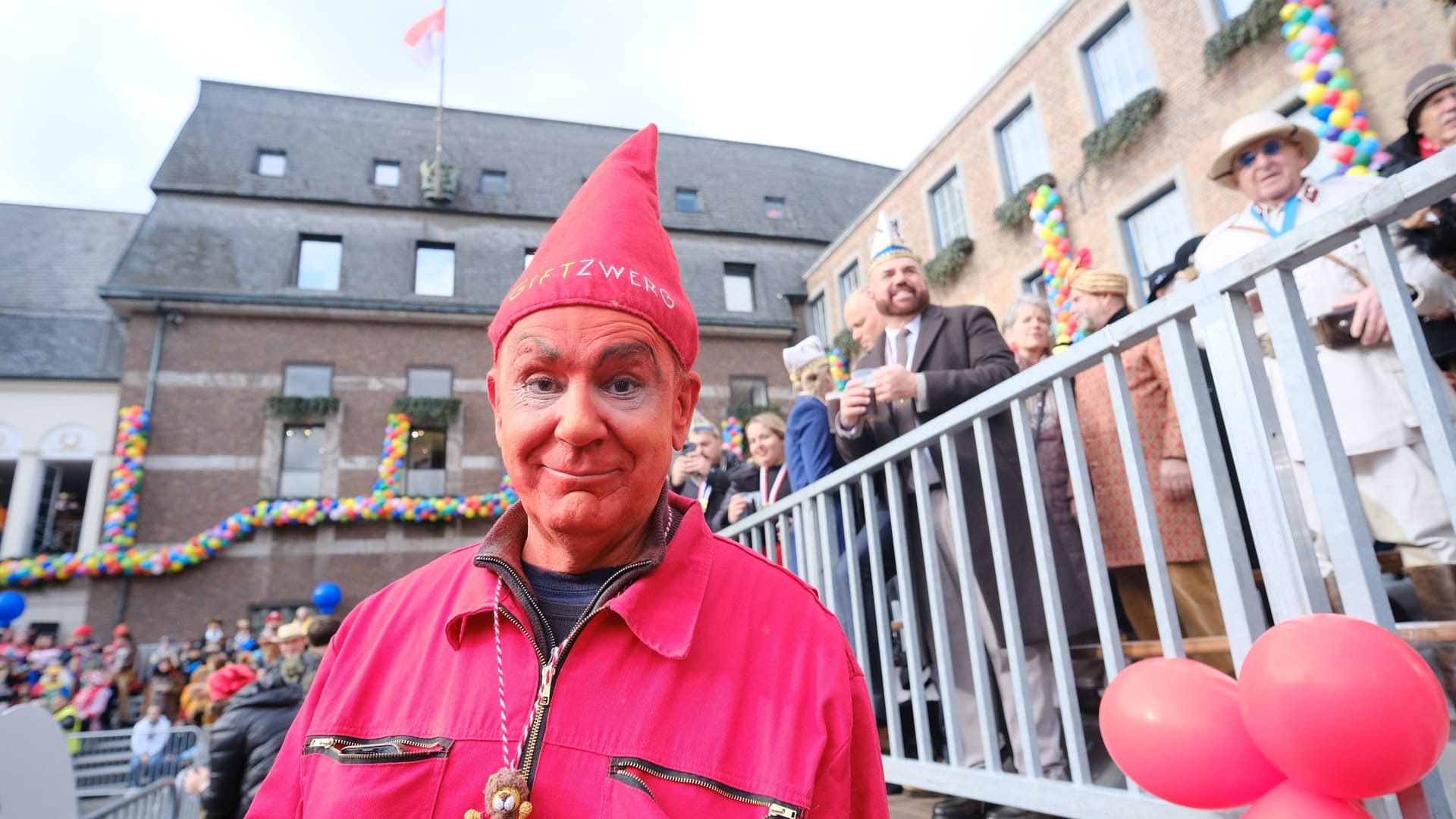 Der kreative Kopf des Düsseldorfer Rosenmontagszuges: Jacques Tilly ist für seine satirischen Wagenentwürfe weltbekannt.