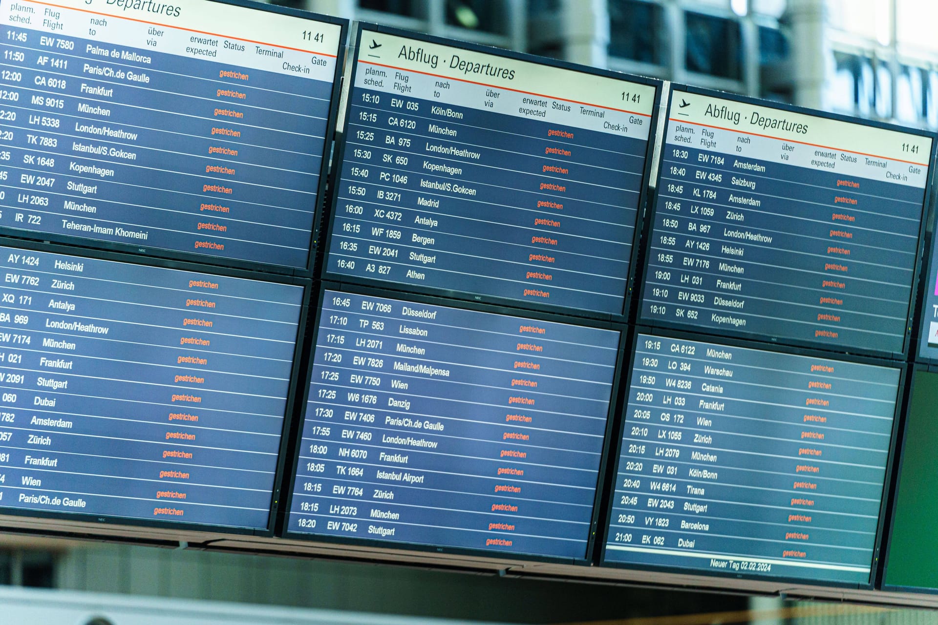 Viele Flugausfälle am Hamburger Flughafen (Archivfoto): Am Mittwoch streikt das Lufthansa-Personal in Fuhlsbüttel.