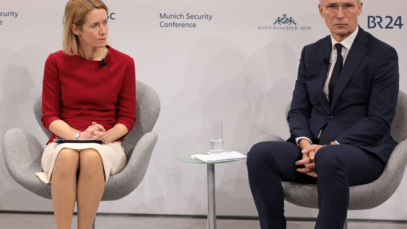 Kaja Kallas und NATO-Generalsekretär Jens Stoltenberg bei der Münchner Sicherheitskonferenz.