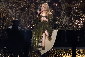 Adele bei den Brit Awards 2022 (Archivbild): Im Sommer kommt die Sängerin nach München.
