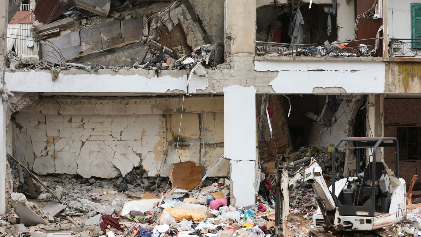 Ein zerstörtes Wohnhaus nach einem israelischen Angriff am Donnerstag im Libanon: Nach Angaben des Krankenhauses vor Ort wurden sieben Zivilisten getötet.