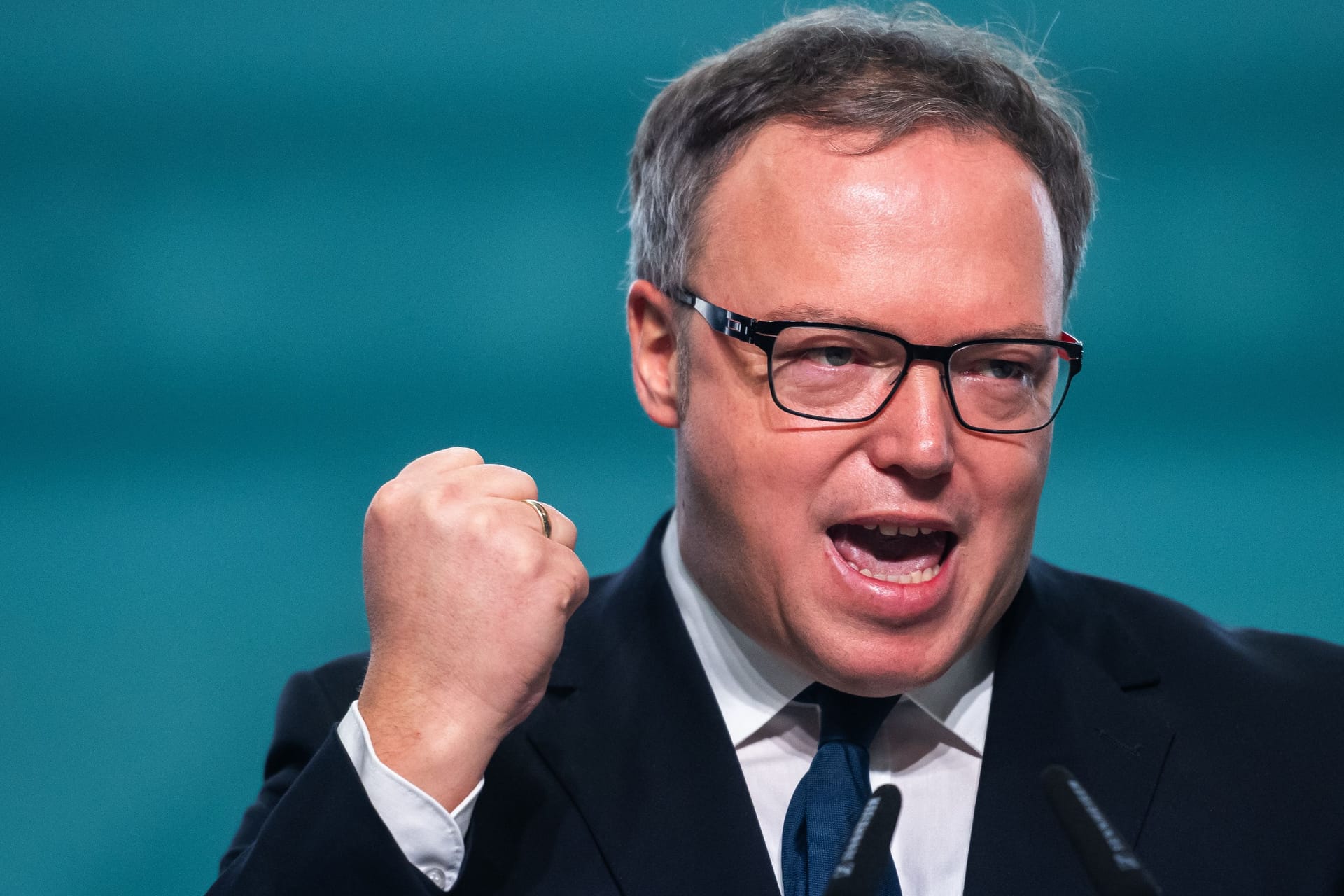 Mario Voigt, Partei- und Fraktionschef der CDU in Thüringen, bei einer Rede(Archivbild).