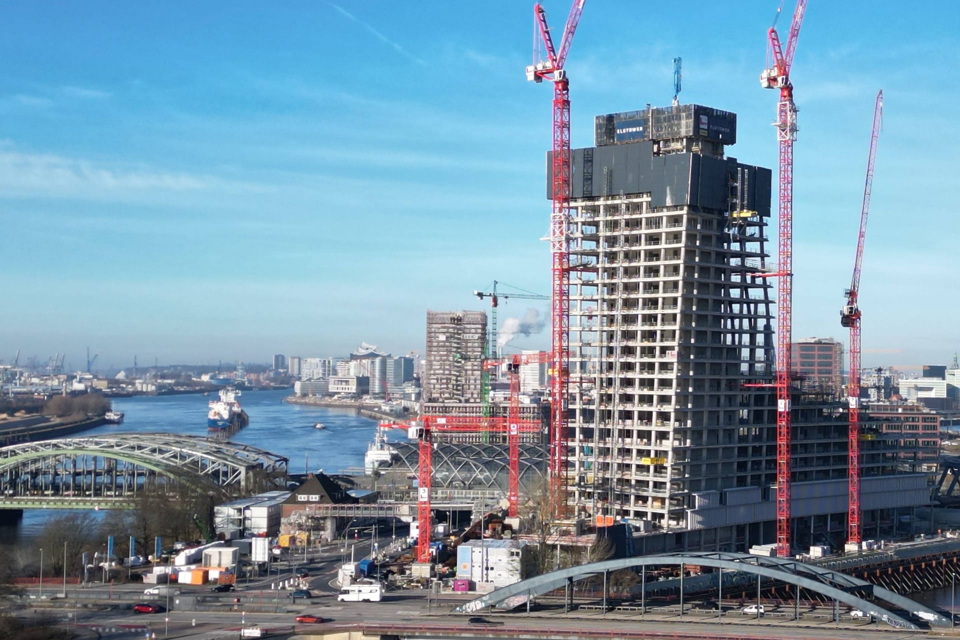 Der Elbtower in der Hafencity: Seit Monaten wird nicht mehr gebaut, jetzt steht das ganze Projekt vor dem Aus.