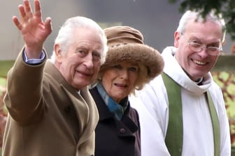 König Charles III. und seine Ehefrau Camilla: Sie besuchten am Sonntag einen Gottesdienst.