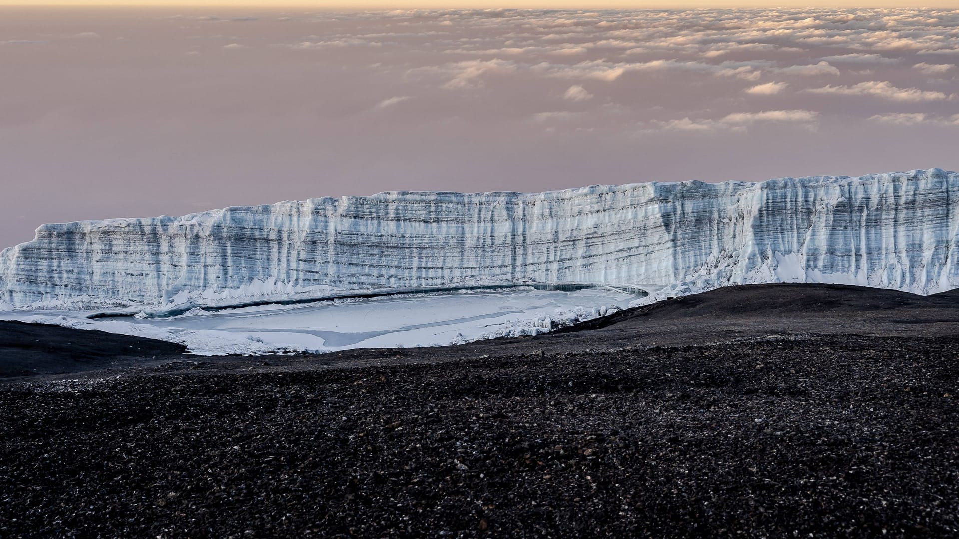 Ein Gletscher in Tansania (Archivbild): Um die Eisriesen steht es schlecht in Afrika.