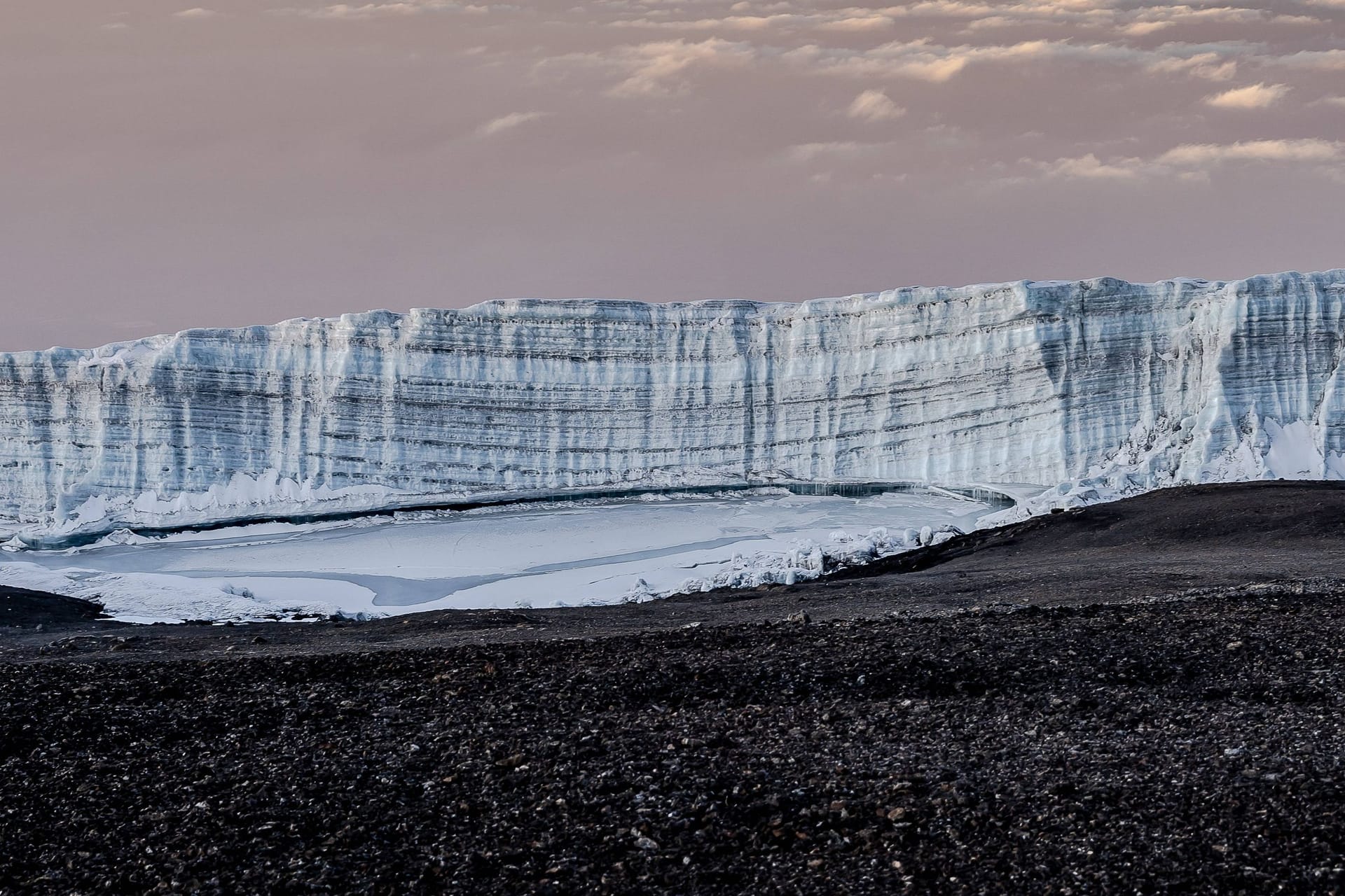 Ein Gletscher in Tansania (Archivbild): Um die Eisriesen steht es schlecht in Afrika.