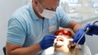Umstellung für Zahnärzte und Patienten: Mit Beginn des Jahres 2025 soll Dentalamalgam in der EU verboten werden.