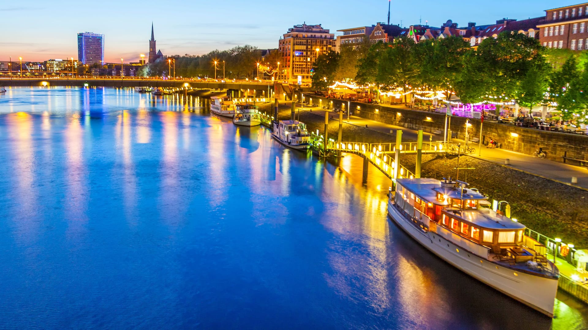 Nightview of Schlachte boulevard with view to river Weser