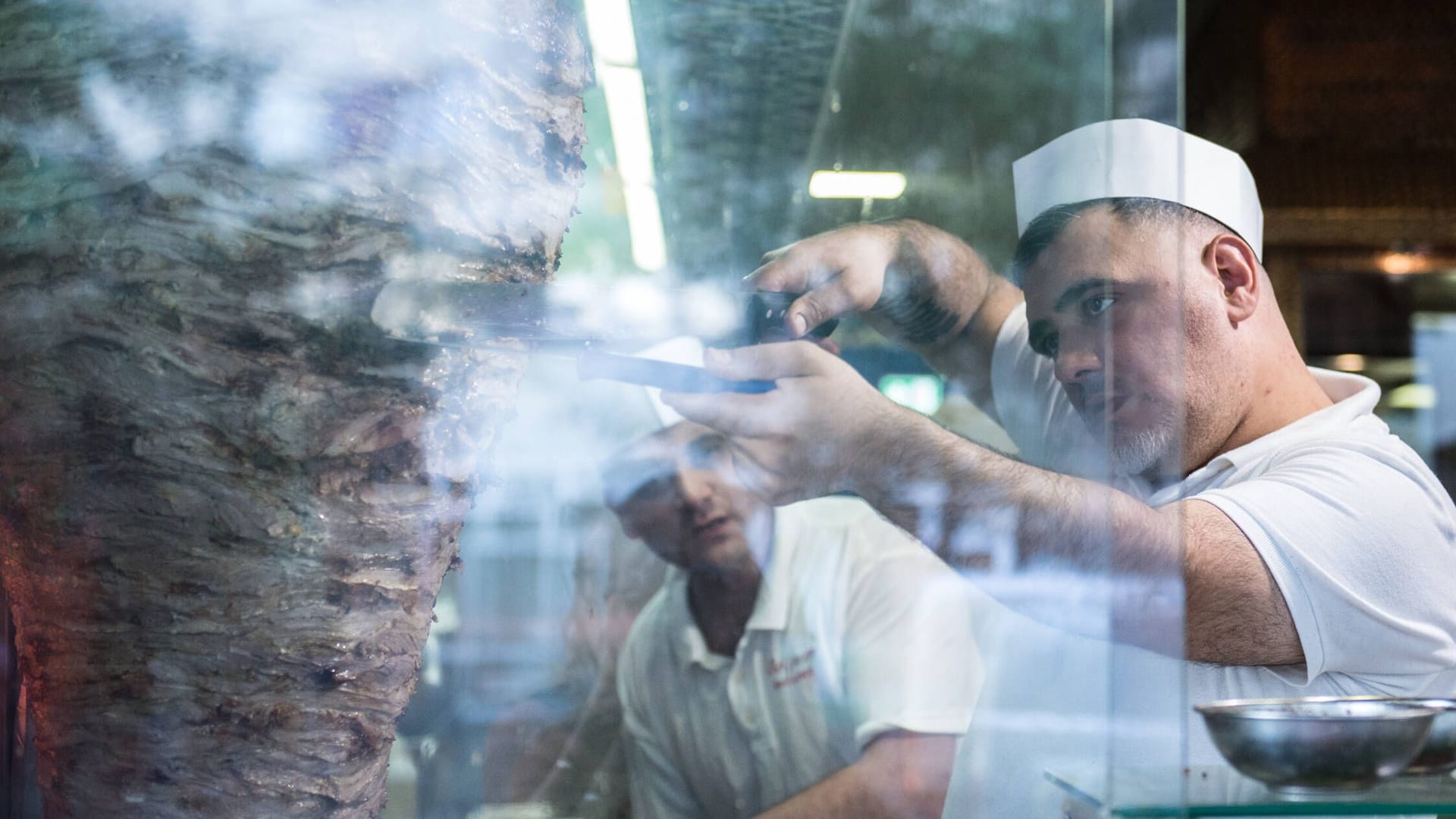 Döner in Kreuzberg (Archivbild): In keiner anderen deutschen Großstadt ist die Auswahl so üppig wie in Berlin.